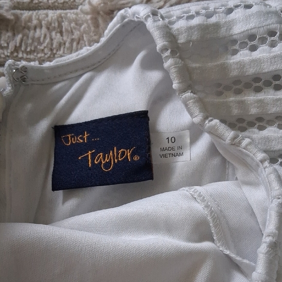 Taylor White A-Line Sleeveless Dress - Picture 2 of 5